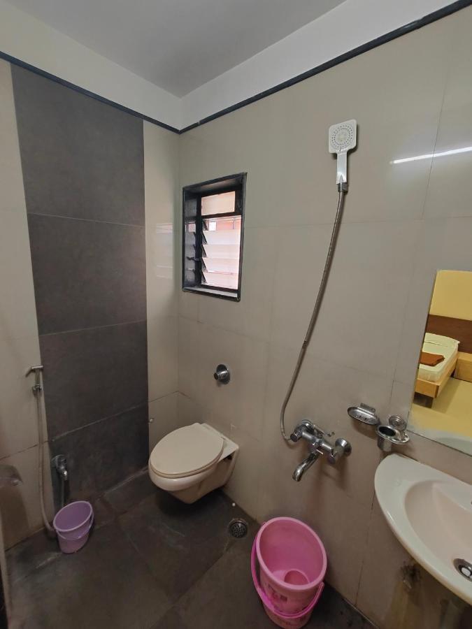Hotel Midtown Inn Nashik Exterior photo