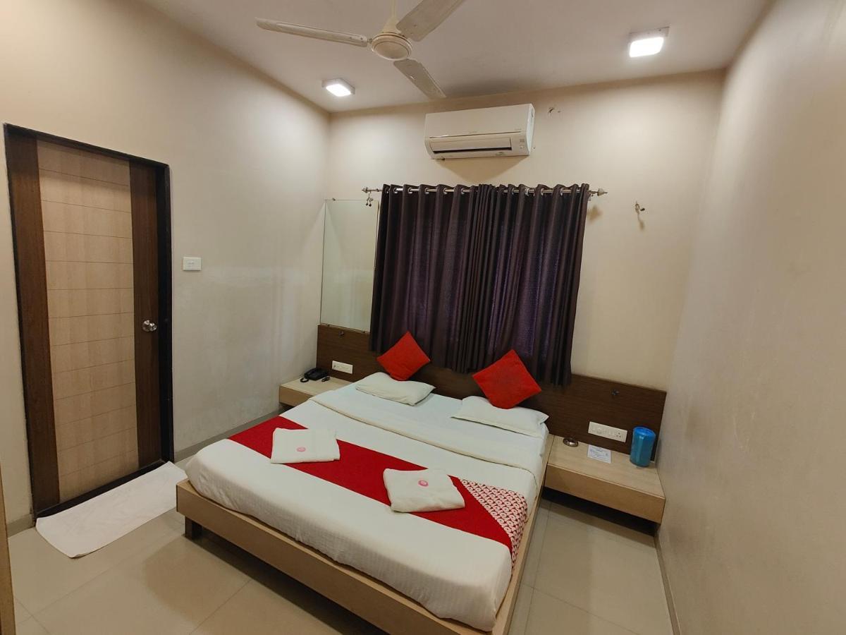 Hotel Midtown Inn Nashik Exterior photo