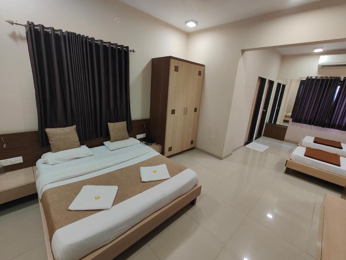 Hotel Midtown Inn Nashik Exterior photo