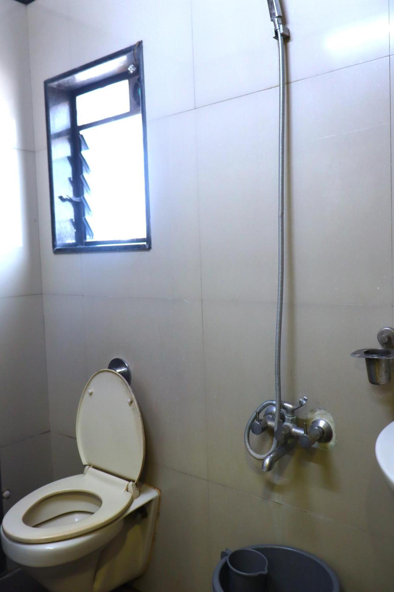 Hotel Midtown Inn Nashik Exterior photo