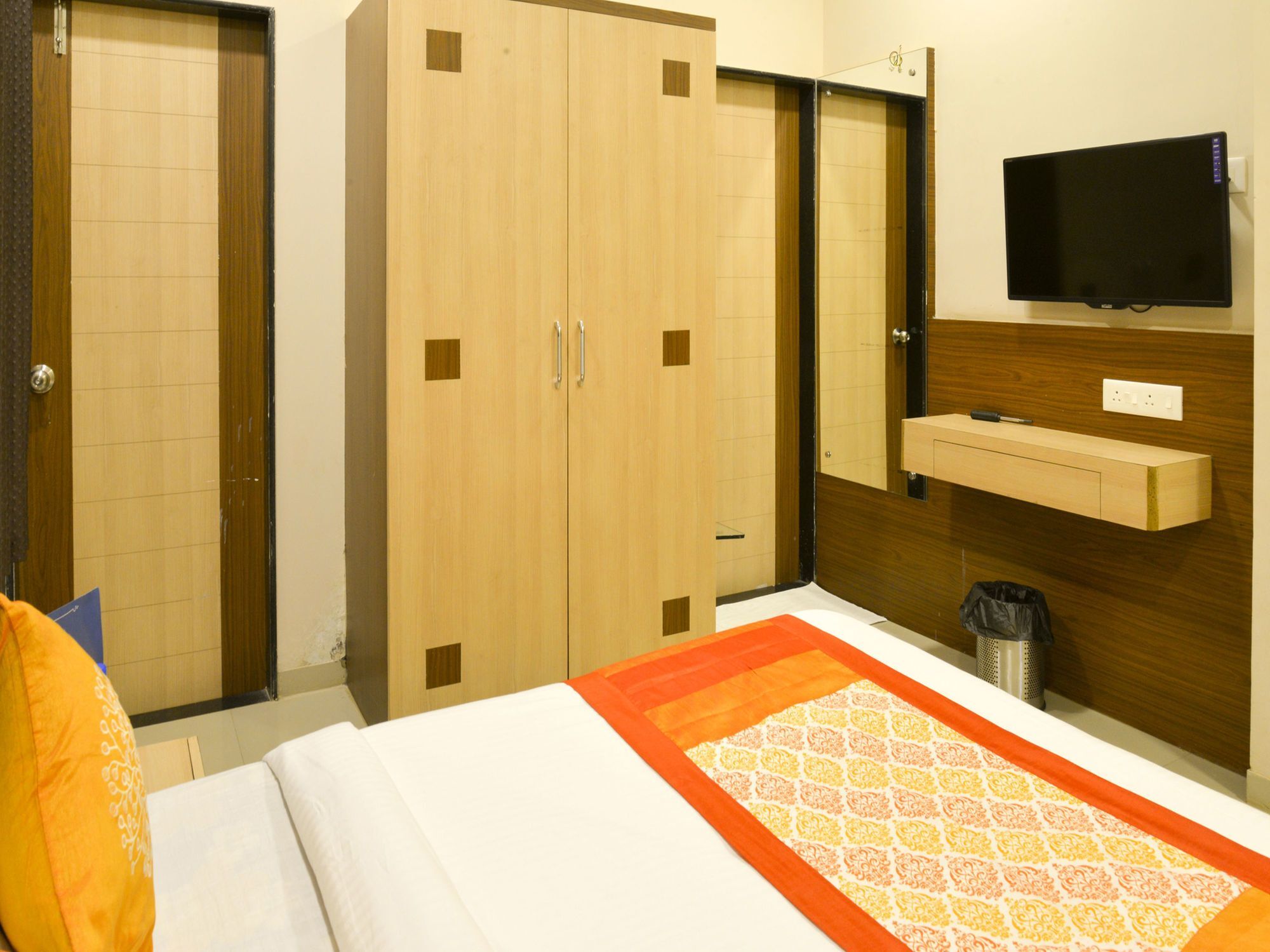 Hotel Midtown Inn Nashik Exterior photo